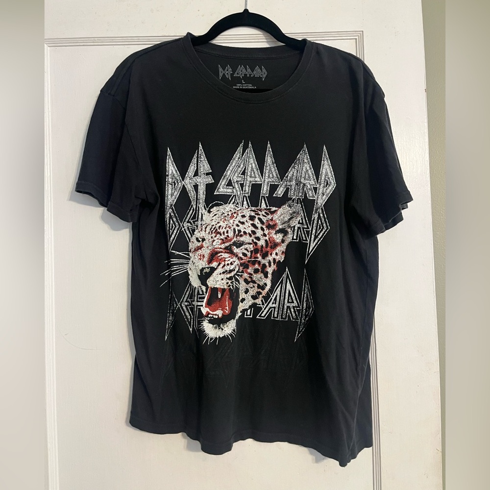 Def Leppard Black Graphic Tee - Women's Short Sleeve